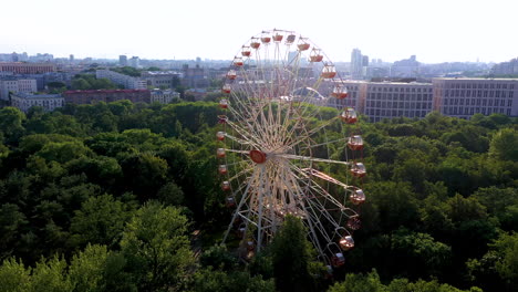 Aerial-view-of-ferris-wheel