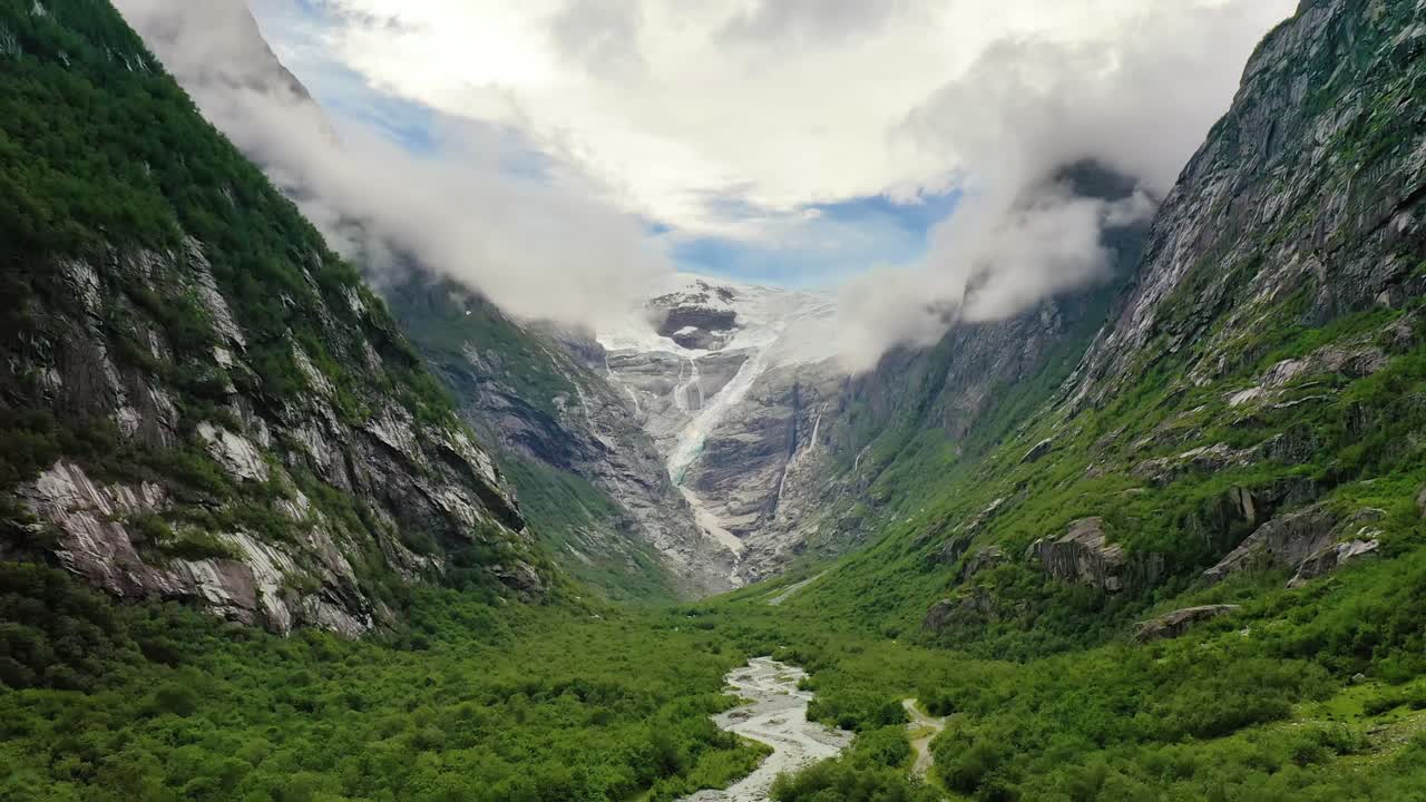 Bellissima natura Norvegia: Ghiacciaio Kjenndalsbreen