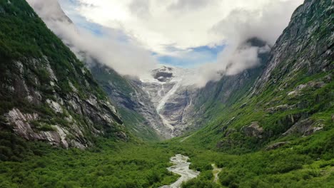 Hermosa-Naturaleza-Noruega-Glaciar-Kjenndalsbreen.