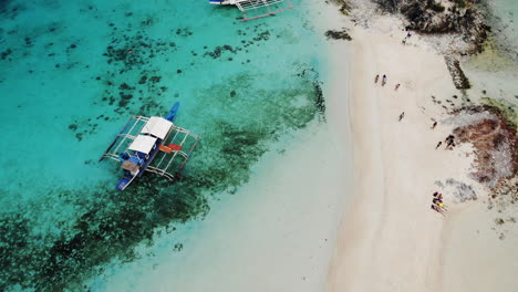 Vista-Aérea-De-La-Playa-Tropical-En-La-Isla-Bulog-Dos,-Filipinas-4