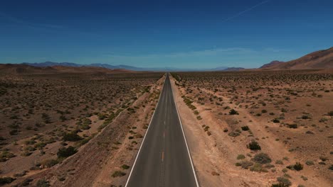 Carretera-Del-Desierto-En-Nevada