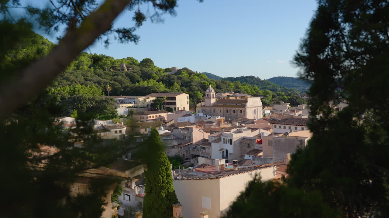 Vista panoramica di un villaggio mediterraneo