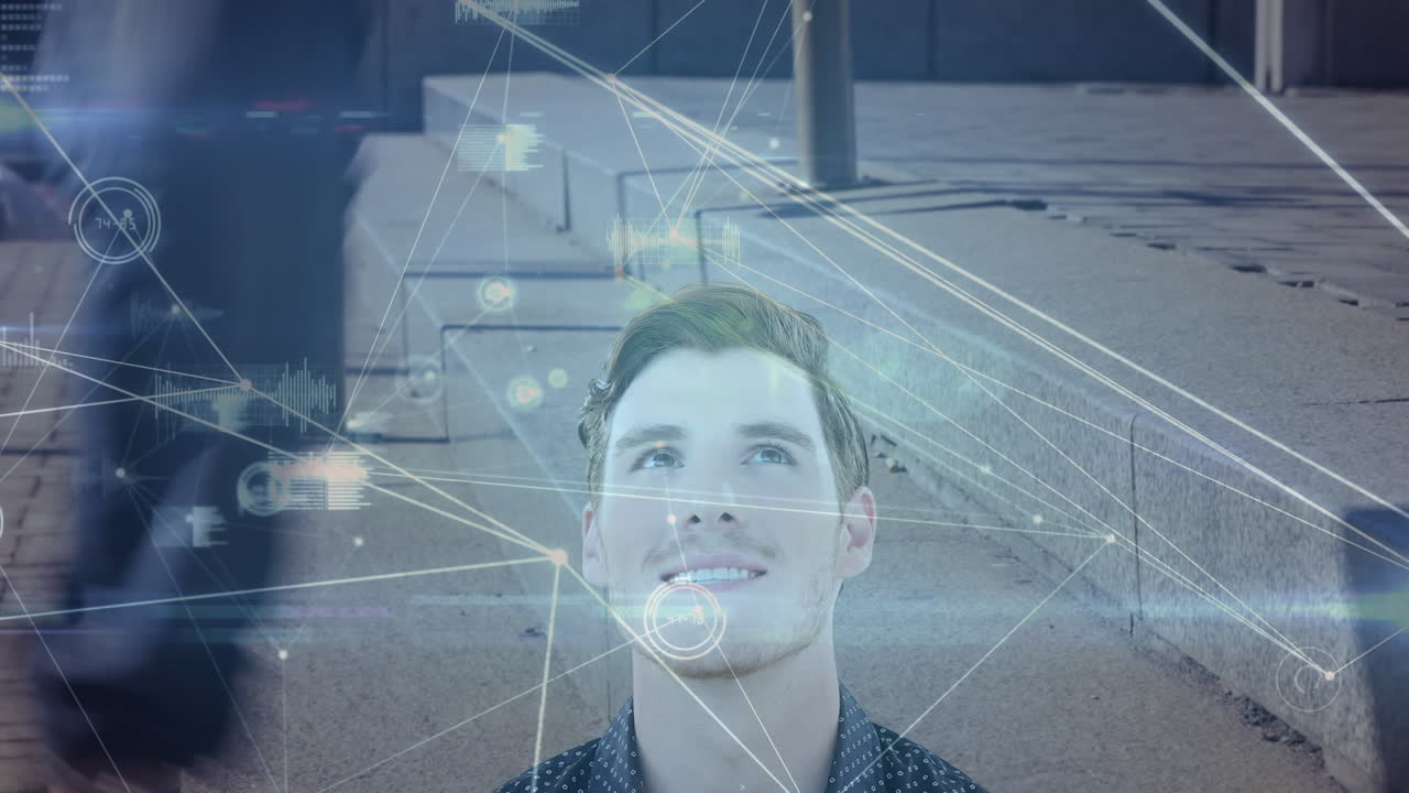 animación de un empresario caucásico y una red de conexiones sobre personas que caminan por la calle