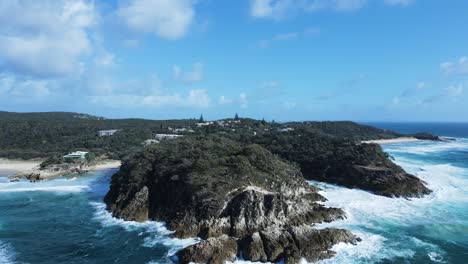 vista de drones de point lookout en north stradbroke island queensland, australia