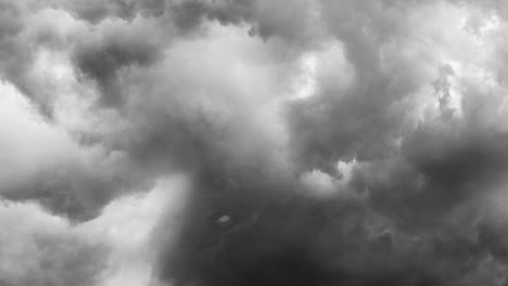 tormenta de 4k con rayos y nubes de tormenta