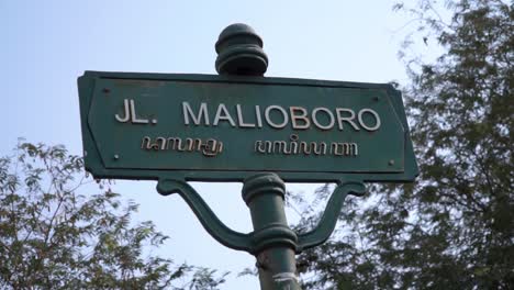 señal de carretera de la calle malioboro o "jl