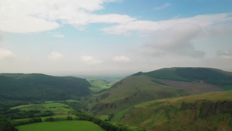 Aerial-shot-of-a-Valley-in-the-English-Lake-District,-on-a-bright-sunny-day