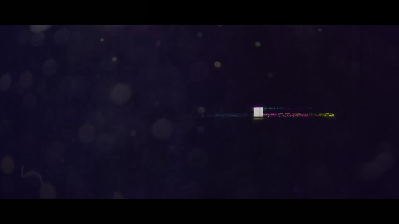 animación de la distorsión de color parpadeante sobre un fondo negro