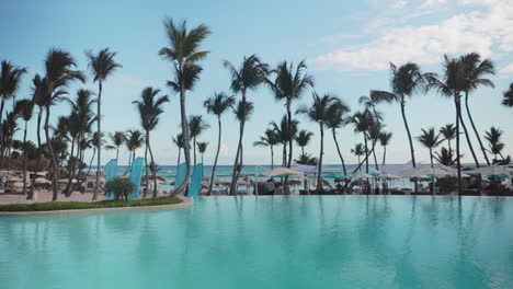 Parallax-shot-of-beachfront-pool-in-the-caribbean