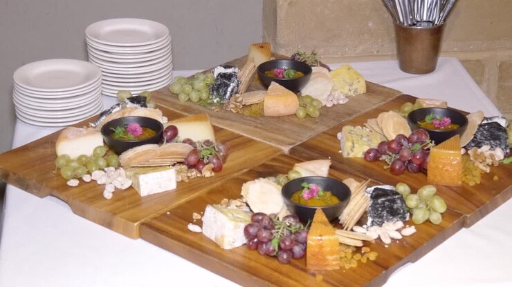 et skud af lækker mad, der serveres ved en middag eller bryllupsfestival