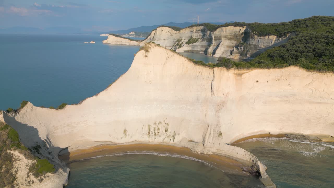 그리스 의 이오니아 섬 인 코르푸 에 있는 케이프 드라스티스 의 놀라운 공중 전망
