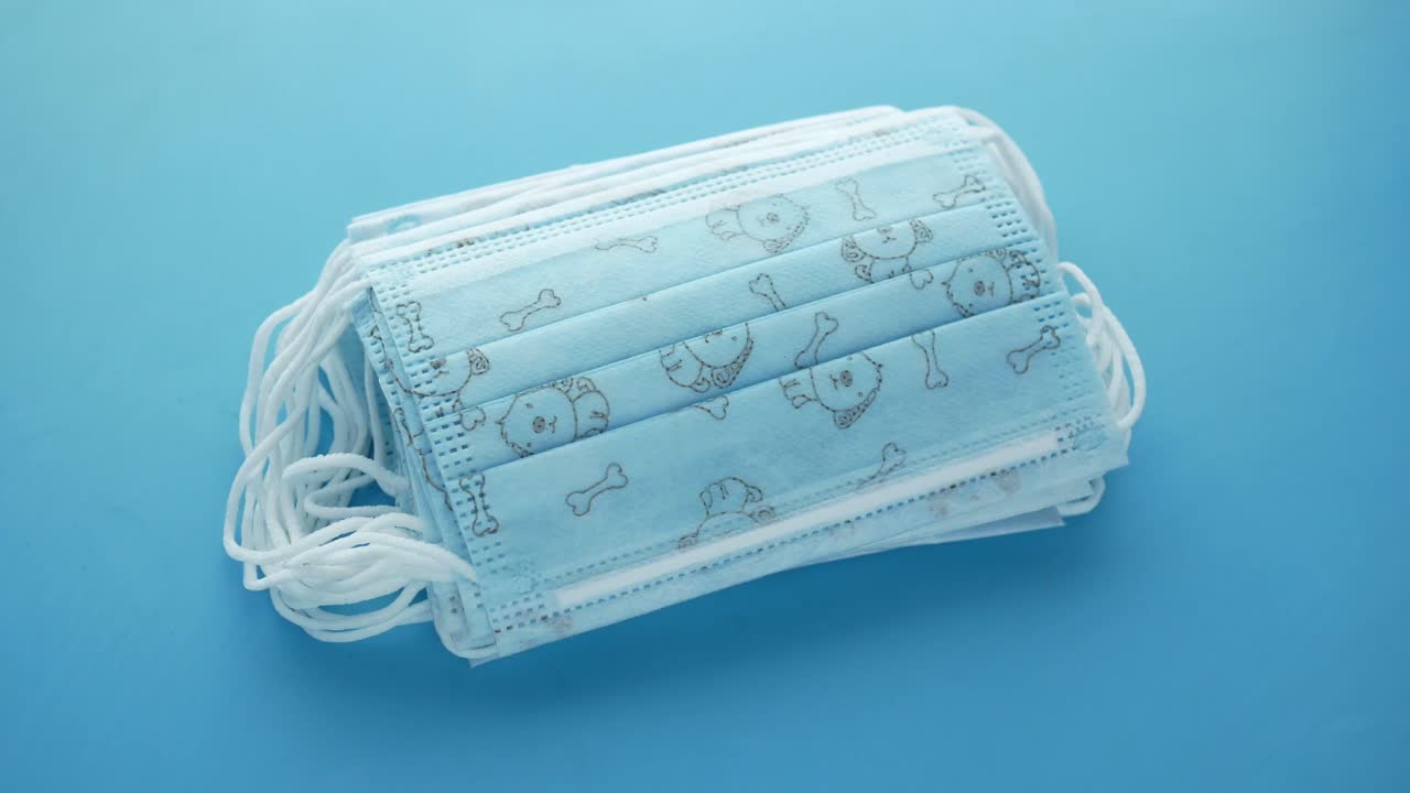 어린이의 일회용 마스크 스