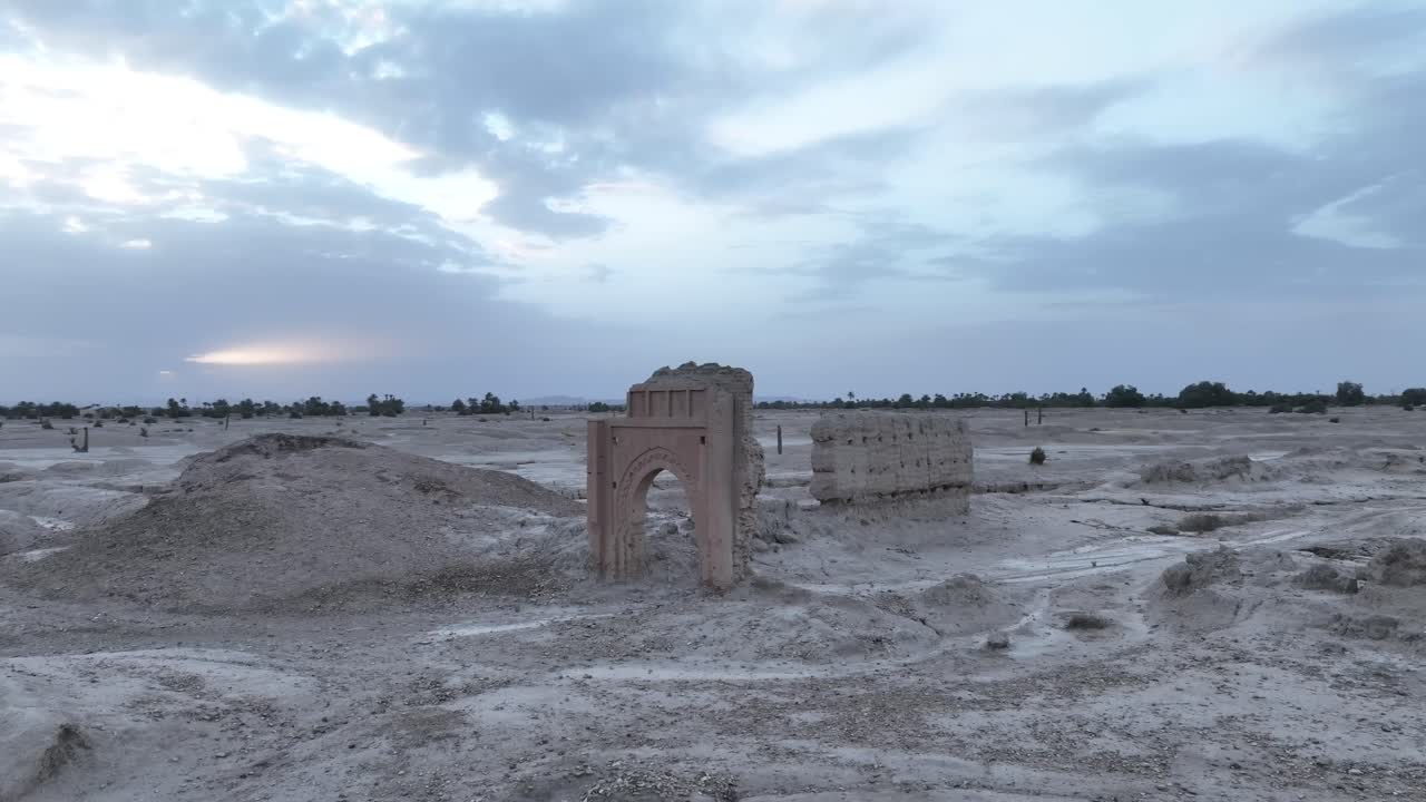 Sijilmasa, the first Islamic city in Morocco, founded in the 8th century, became a powerful hub for trans-Saharan caravans and the gold trade