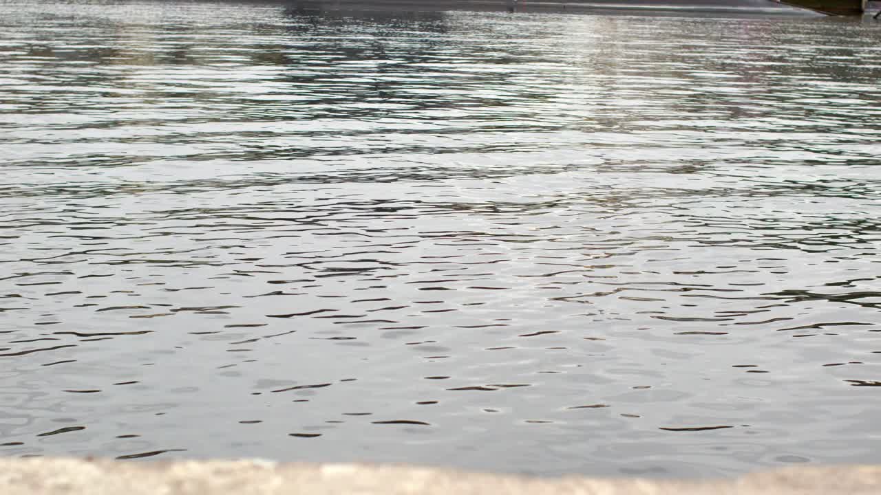 바람에서 물이 물들어오고