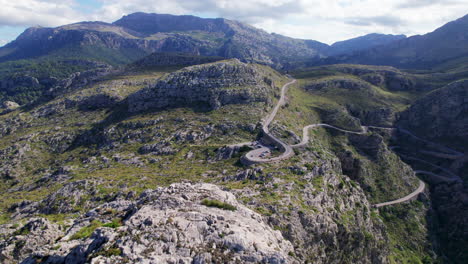 Overlooking-a-windy-road-in-Serra-de-Tramuntana,-Mallorca