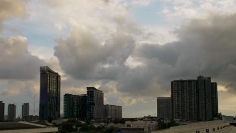 condominium and house in front of sky cloud moving and natural daylight