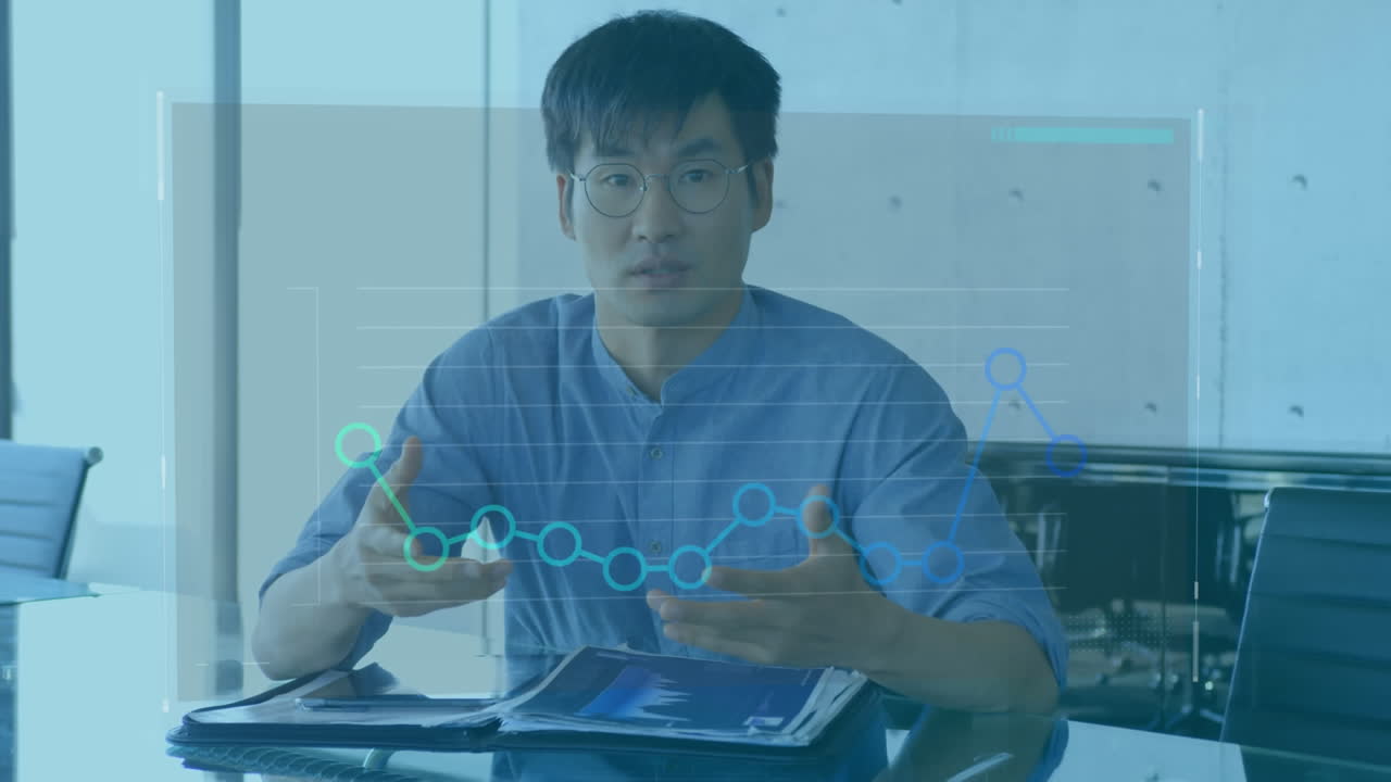 비디오 통화를 하는 아시아 사업가에 대한 데이터 처리의 애니메이션