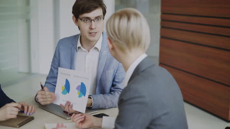 discusión de reuniones de negocios