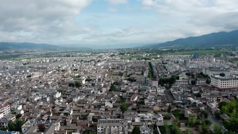 edificios y paisajes en weishan, yunnan, china.