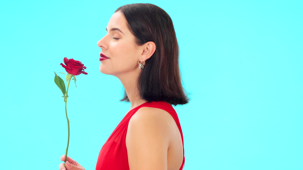 여성, 얼굴과 스튜디오에서 장미  ⁇ 새