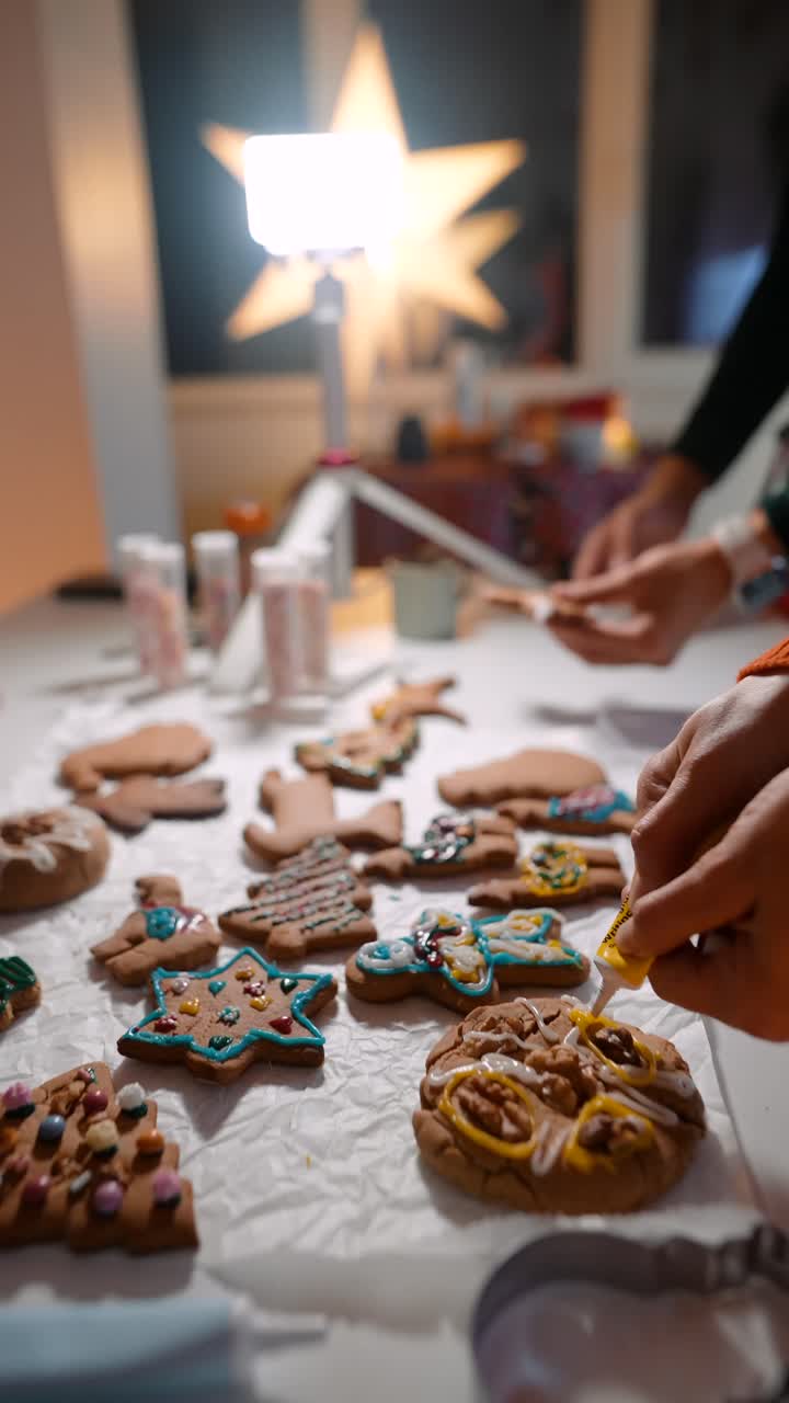 Decorating Gingerbread Cookies for Christmas
