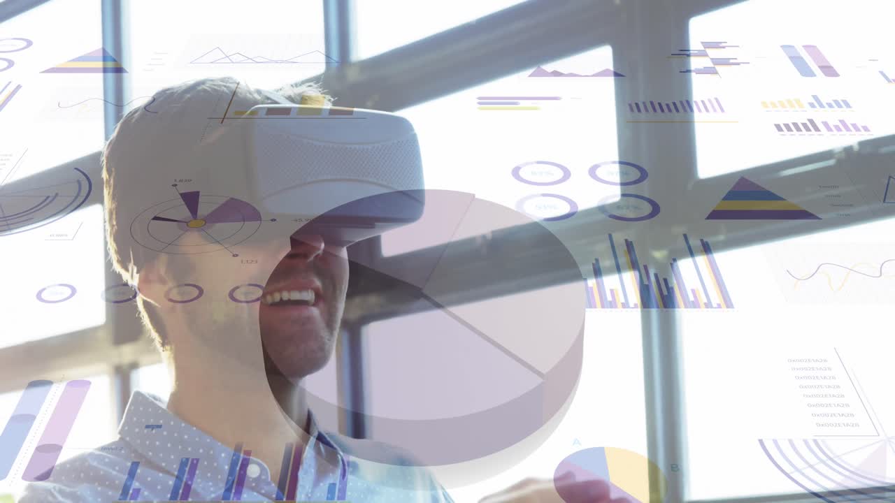 animación del procesamiento de datos financieros sobre un hombre de negocios caucásico que usa auriculares vr en la oficina