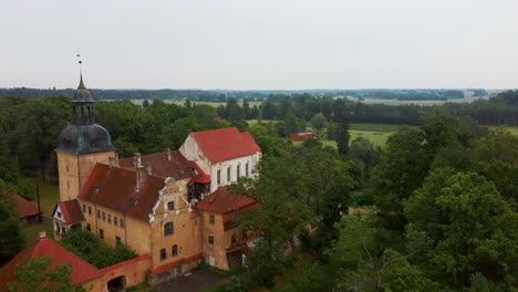 Lielstraupe-Medieval-Castle-in-the-Village-of-Straupe-in-Vidzeme,-in-Northern-Latvia