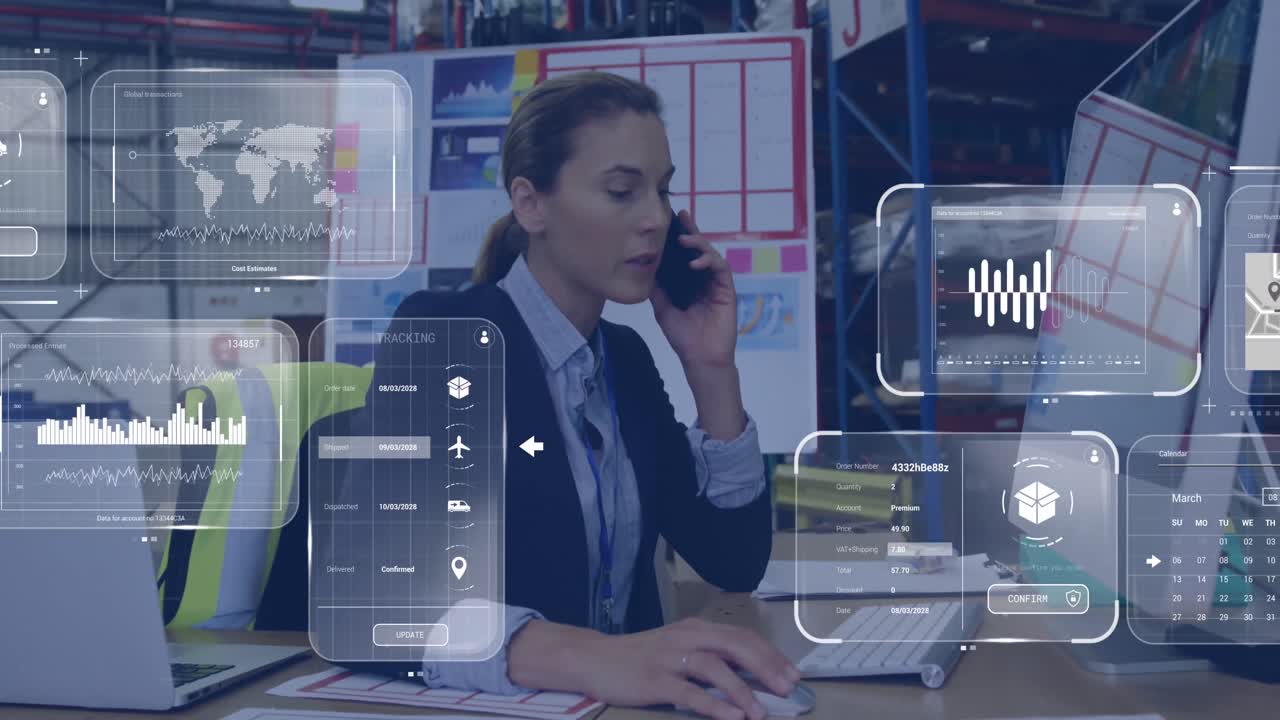 animación de procesamiento de datos en pantallas sobre mujer caucásica que trabaja en un almacén