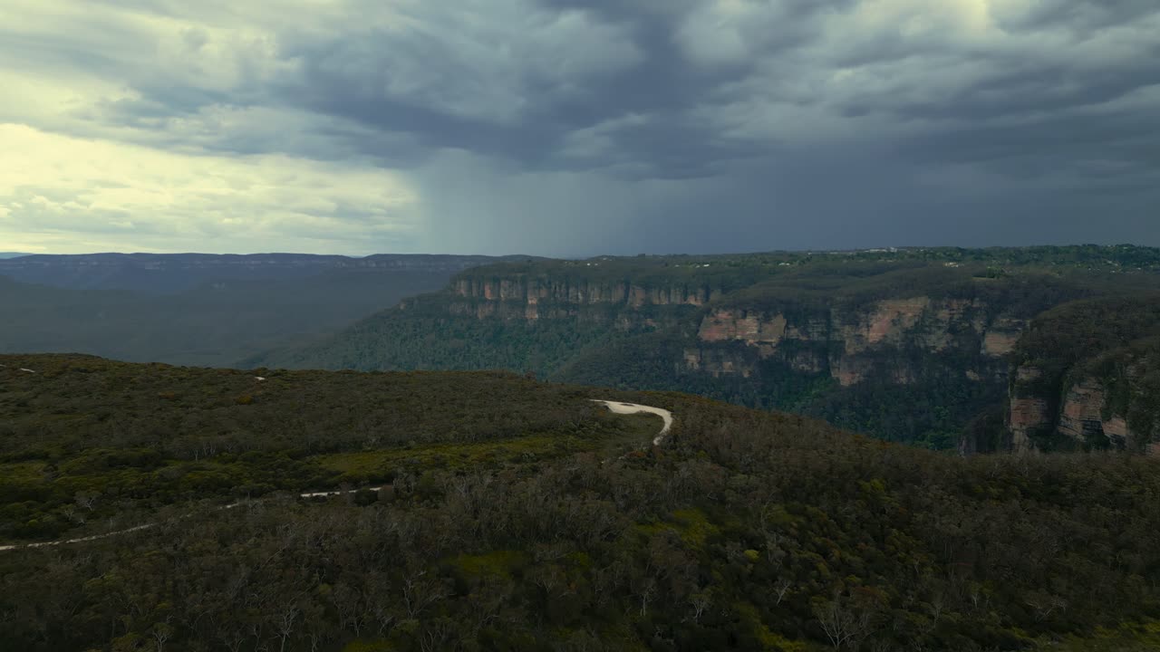 parque nacional de las montañas azules selva selva tropical bosque de árboles de goma cerca de sydney, australia