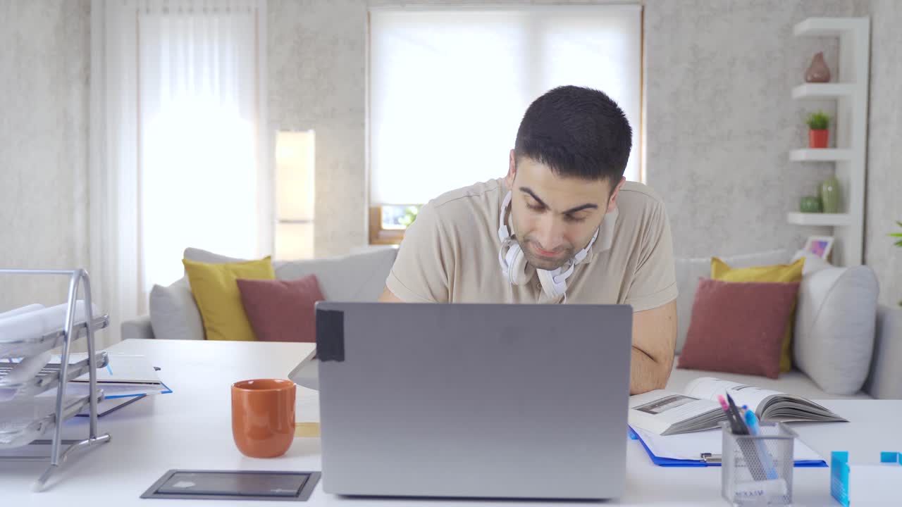 젊은 프리랜서 초상화.