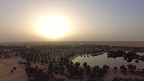 lago en medio del desierto del sahara - dubai