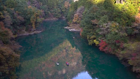 Beautiful-reflections-inside-valley-with-river-and-autumn-color-reflections