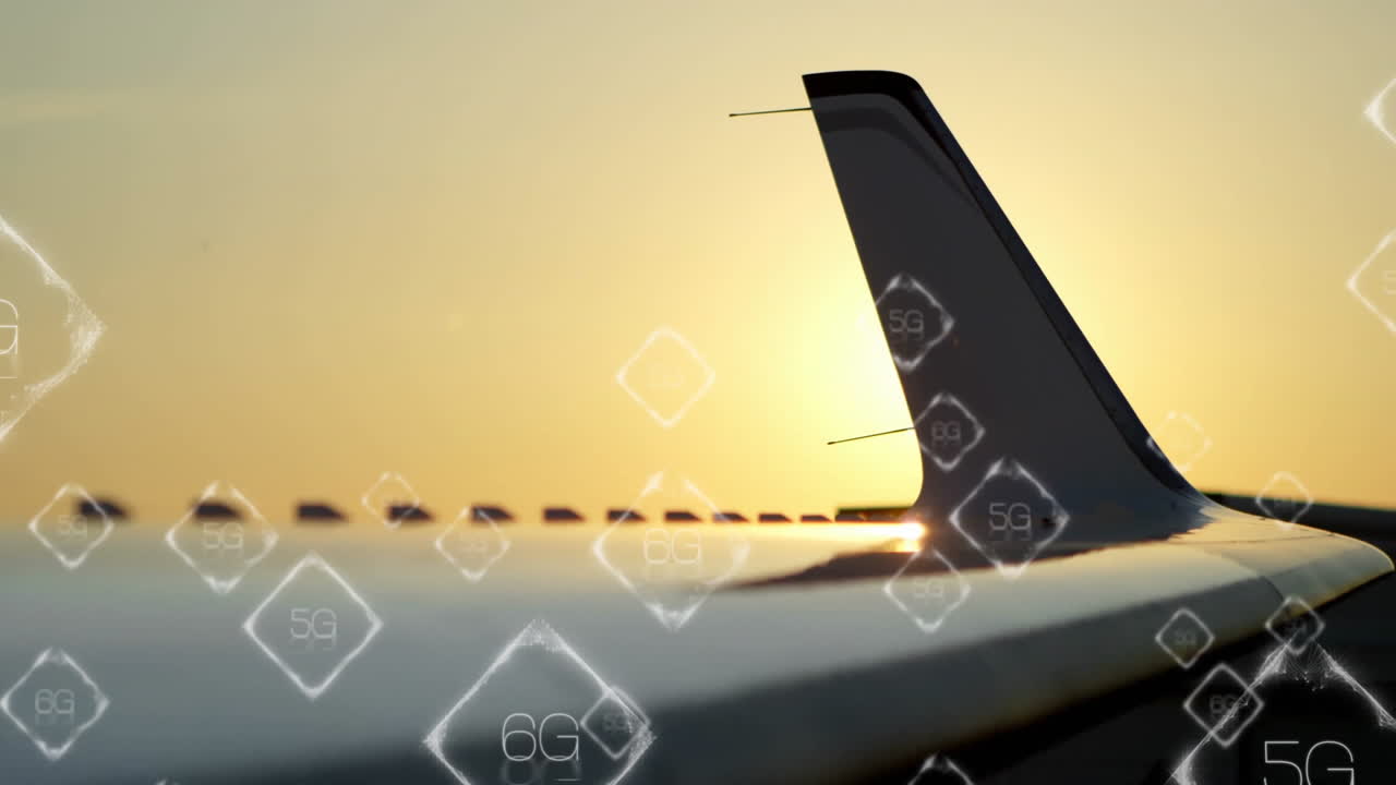 símbolos de red 5g y 6g animación sobre el ala del avión durante la puesta del sol