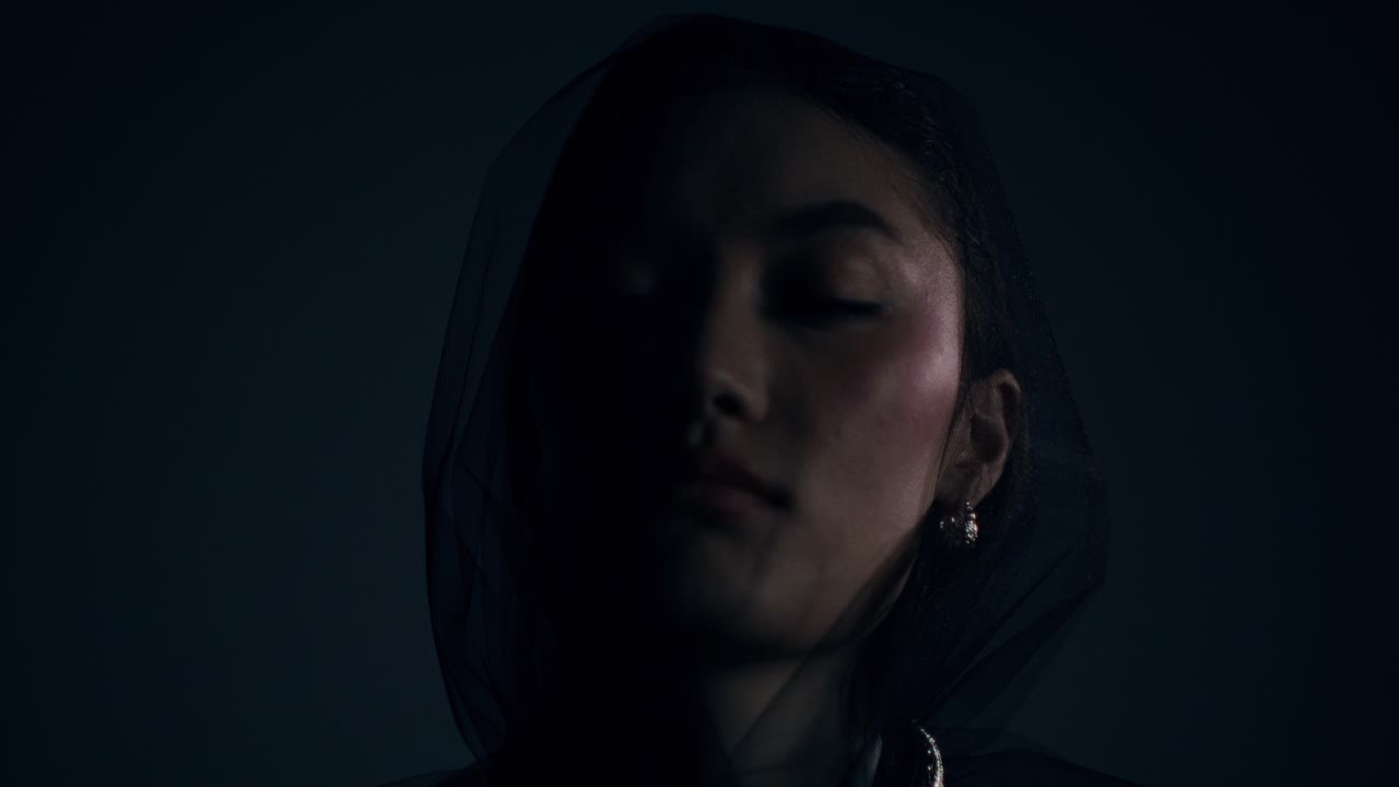 Retrato de una mujer en un estudio