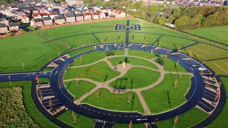 Diseño-De-Camino-De-Cementerio-Circular-Moderno-Vista-Aérea-Jardín-Artístico-De-Descanso-Tiro-Bajo-A-Alto