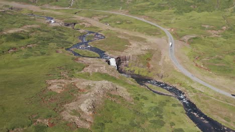 cascada de gufufoss en islandia durante el verano, paisaje escénico, antena
