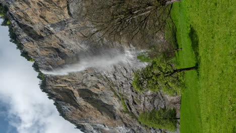 Vertical-4k-Timelapse,-Waterfall-and-Landscape-of-Swiss-Alps,-Lauterbrunnen,-Switzerland