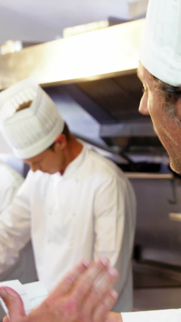 los cocineros hablando