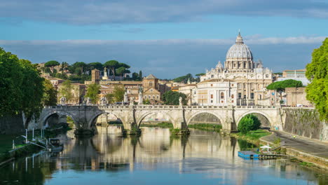 el lapso de tiempo del horizonte de roma con la basílica de san pedro