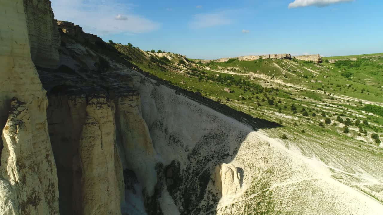 하 절벽 과 계곡 풍경 의 공중 풍경