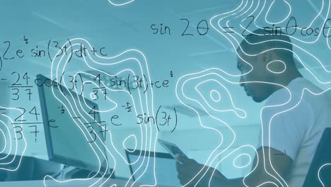 Animación-De-Fórmulas-Matemáticas-Sobre-Un-Hombre-De-Negocios-Usando-Una-Computadora