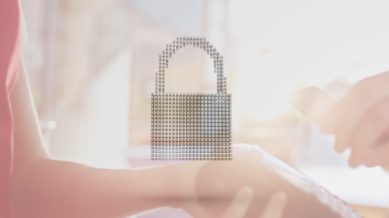 animación del candado de seguridad de la red sobre las personas que utilizan el terminal de pago