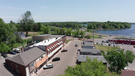 Aerial-low-panning-shot-of-downtown-Center-City,-Minnesota