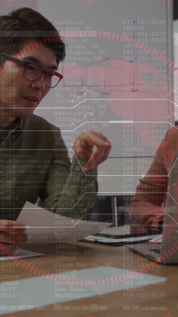 Colleghi che discutono di analisi dei dati, con animazione di numeri e grafici in ufficio