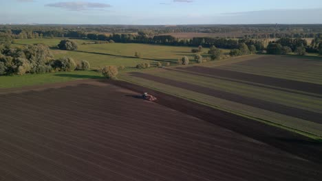 Goldene-Stunde-Langes-Schattenherbstfeld