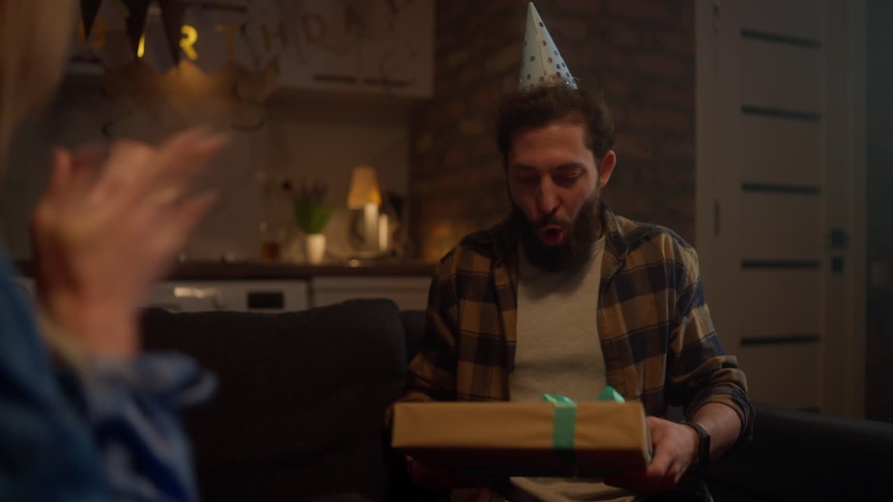 집에서 생일 축하