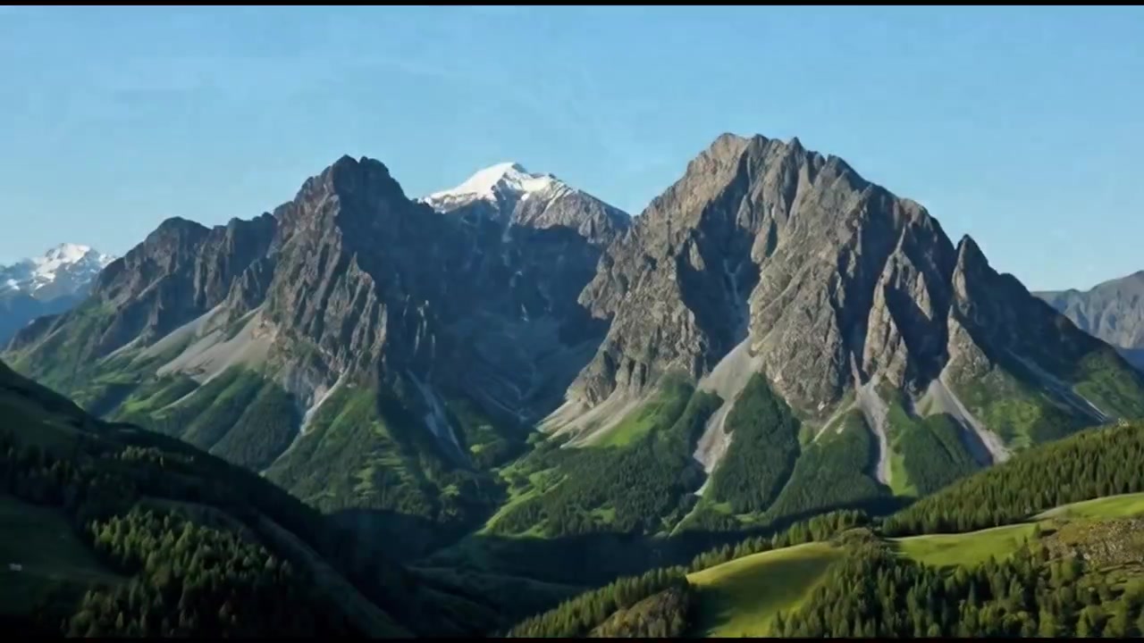 Cinematic Transition from Ocean Surface to Majestic Mountain Range