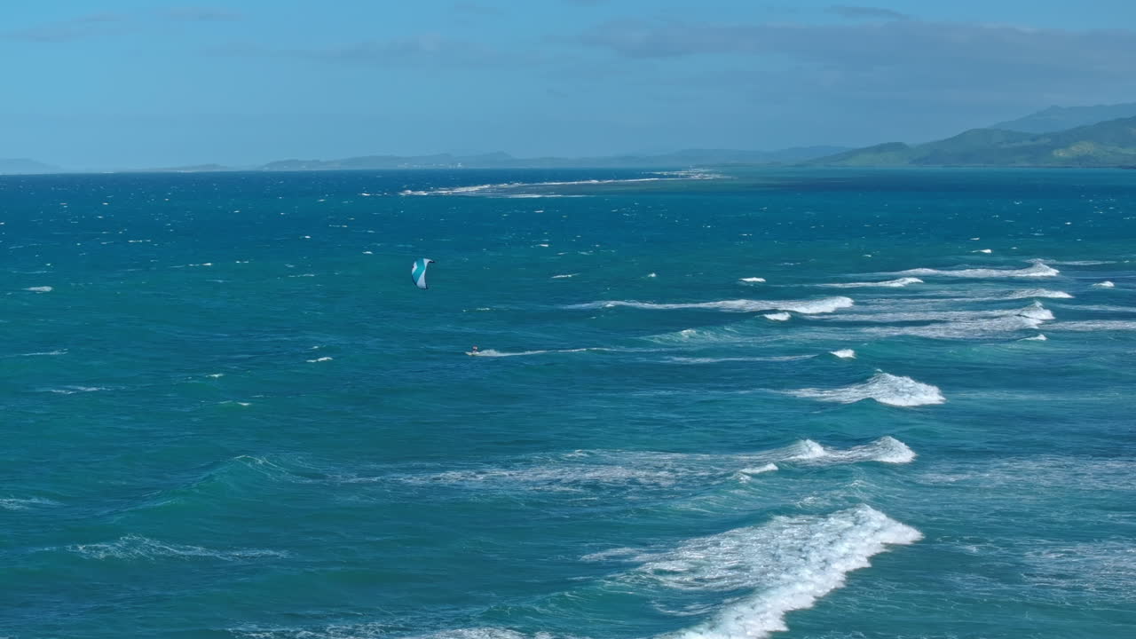 바다에서 카이트보딩