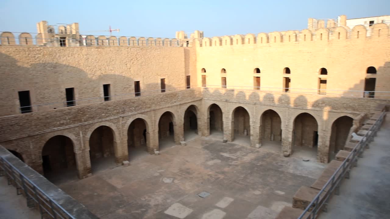 panorámica del sitio del patrimonio mundial de la unesco en la antigua fortaleza de sousse ribat en túnez