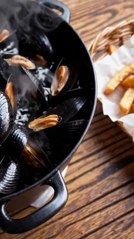 steaming mussels with french fries